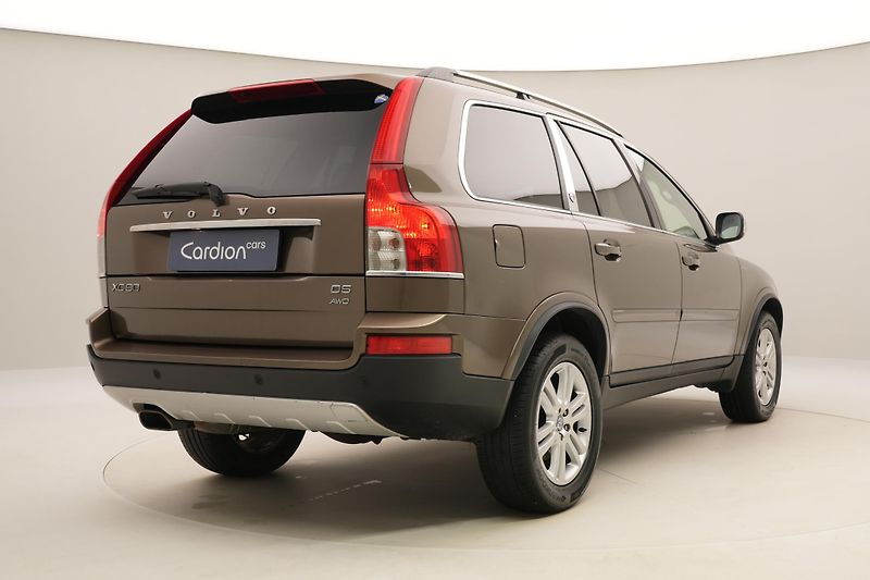 Volvo XC90 D5 AWD EXECUTIVE AUT CZ - fotka 14 z 37