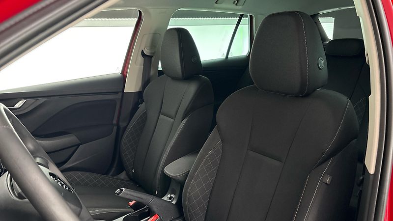 Škoda Kamiq 1.5 TSI Ambition - fotka 15 z 24