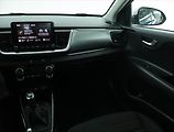 Kia Stonic (2023) Exclusive 1.0 T-GDI, EXCLUSIVE - náhled 8