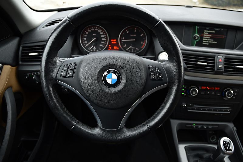 BMW X1 xDrive20d,KŮŽE,NAVI,TEMP,KLIMA - fotka 11 z 50