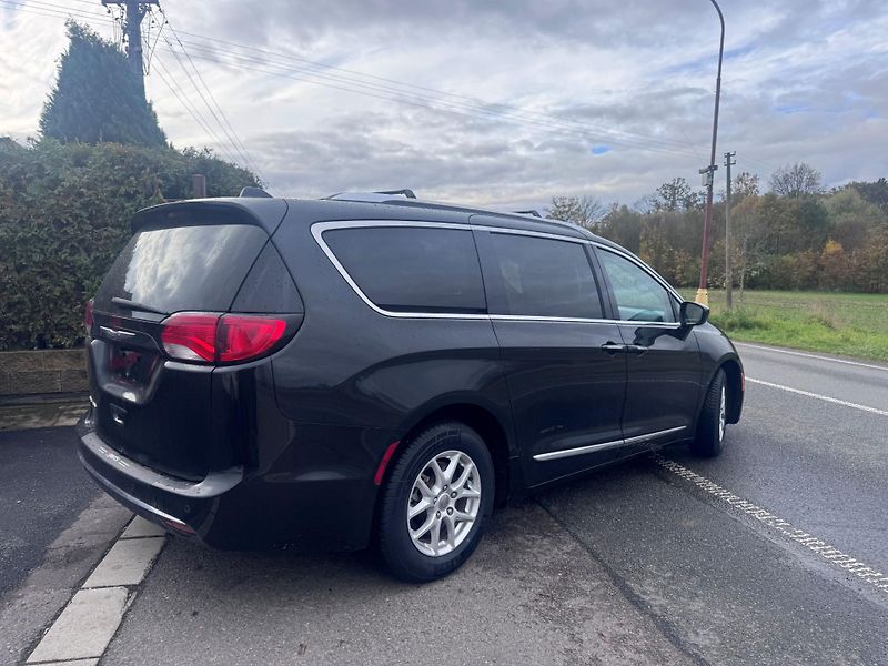 Chrysler Pacifica (2019) 3,6 Touring L Kůže 2019 - fotka 4 z 19