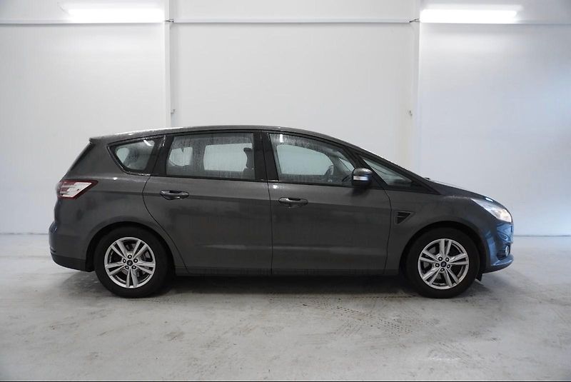 Ford S-MAX  2,0 TDCI 110kW AUTOMAT - fotka 4 z 35