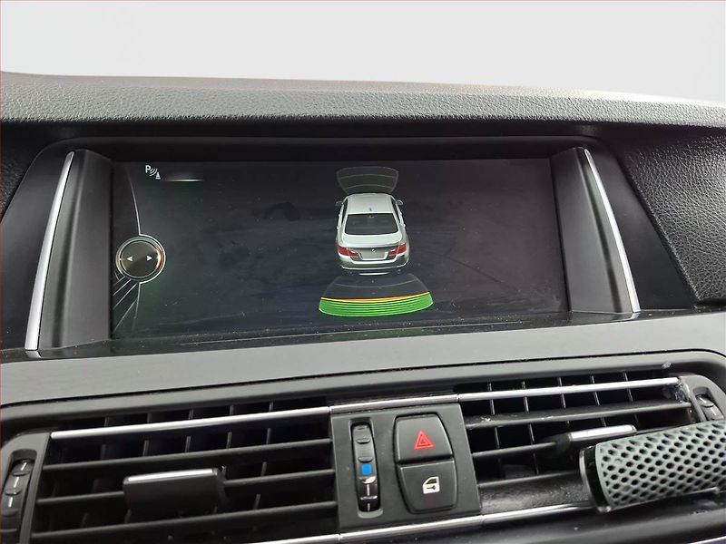 BMW Řada 5 (2014) 520d xDrive, 4X4, Automat - fotka 17 z 17