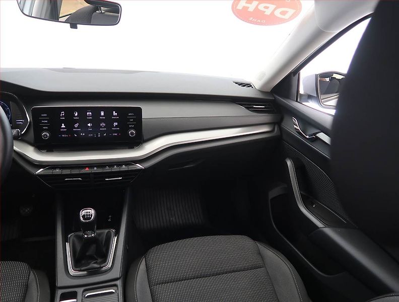Škoda Octavia (2023) Ambition 2.0 TDI, ČR,1.maj - fotka 8 z 24
