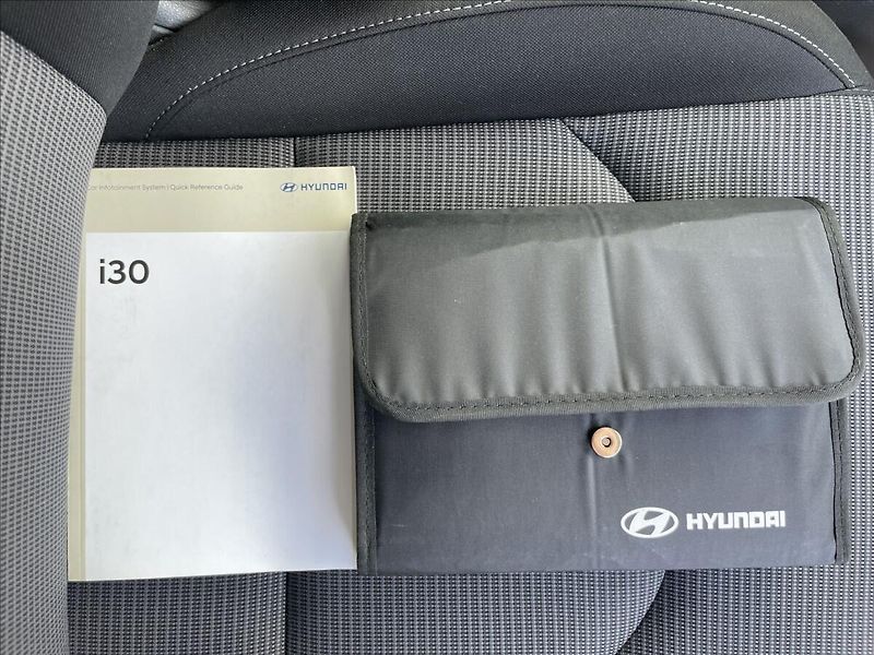 Hyundai i30 1,0 T-GDI DCT Family Comfort - fotka 18 z 22