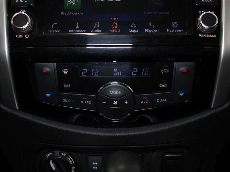 Nissan Navara 2,3 dCi AT AWD N-GUARD 1.maj. - fotka 14 z 24