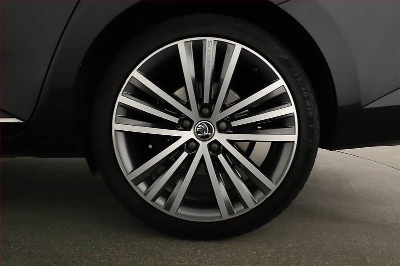 Škoda Superb (2016) Comfort 2.0 TDI, Automat, Navi - fotka 12 z 19