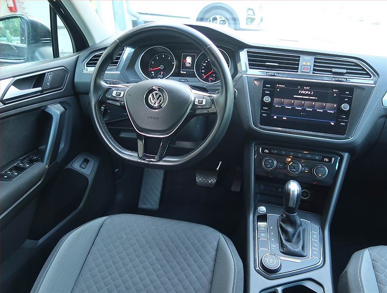 Volkswagen Tiguan (2020) Highline 2.0 TSI - fotka 7 z 17