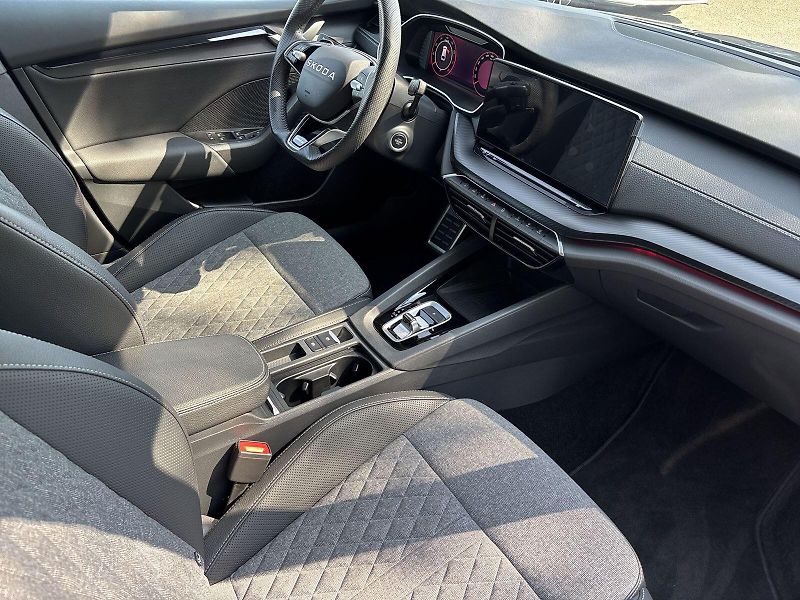 Škoda Octavia (2025) Combi 2.0 TSI 4x4 DSG Sportlin - fotka 9 z 31