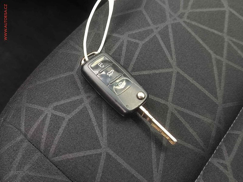 Škoda Roomster (2012) 1.2 TSi, Family, +kola - fotka 17 z 17
