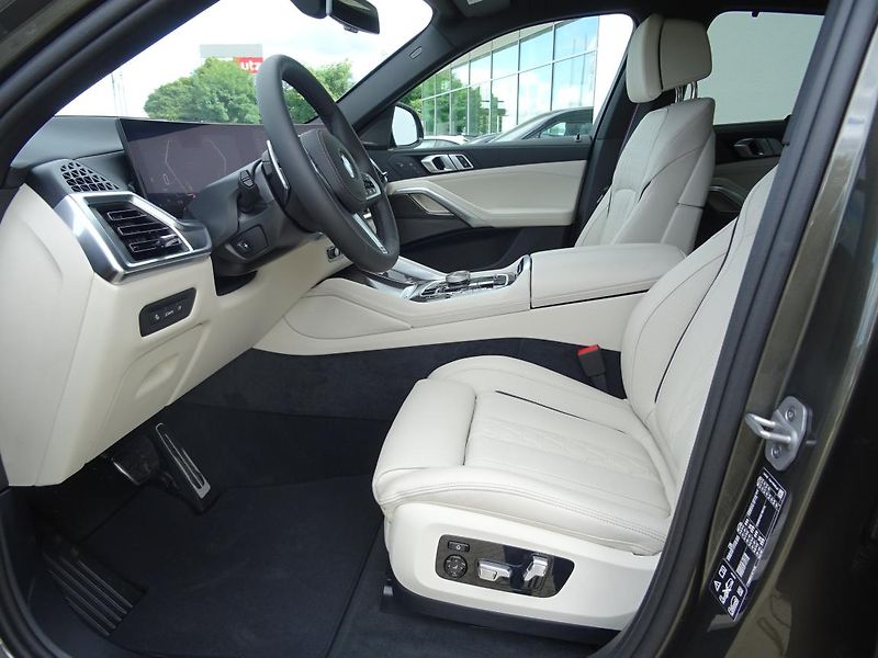 BMW X6 xDrive40d - fotka 2 z 7