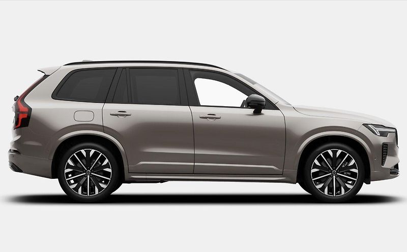 Volvo XC90 (2026) B5 AWD ULTRA DARK - fotka 6 z 16