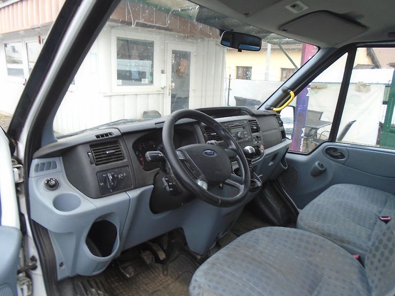 Ford Transit (2013) 2.2 TDCi L3H2 BUS 9 míst * - fotka 8 z 10