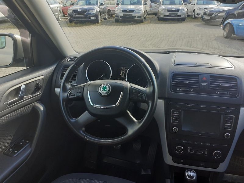 Škoda Yeti (2013) 1.2 TSI AMBIENTE - fotka 8 z 37