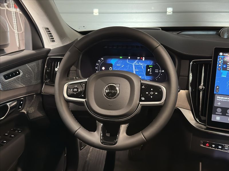 Volvo XC90 (2026) 2,0 T8  Plus Bright - fotka 18 z 25