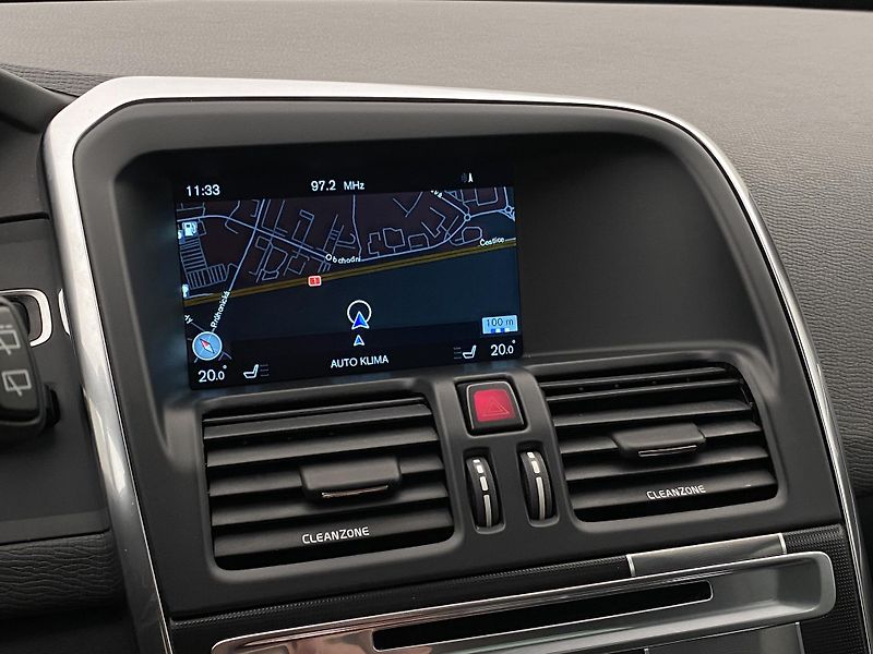 Volvo XC60 D3 R-DESIGN - fotka 8 z 45