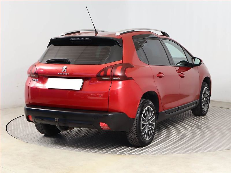 Peugeot 2008 (2018) 1.2 PureTech, ČR,1.maj - fotka 5 z 11