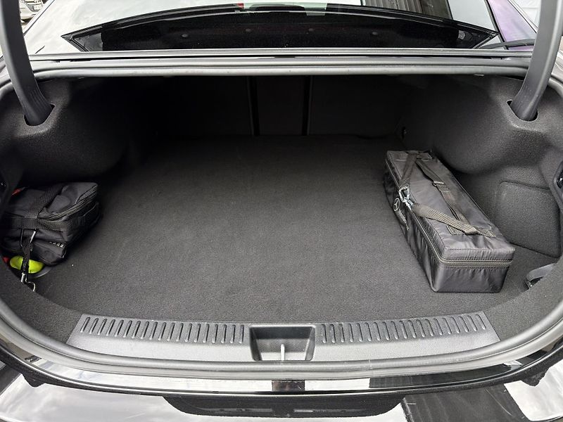 Mercedes-Benz Třídy E E 300 de 4M AMG - fotka 25 z 28