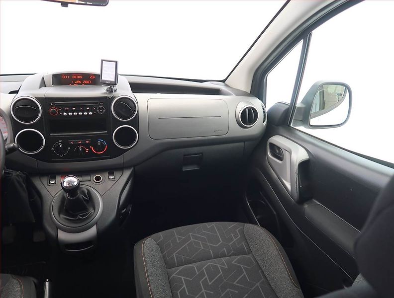 Peugeot Partner (2017) Active 1.6 BlueHDi, 5Míst, ČR - fotka 8 z 16