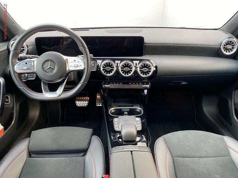 Mercedes-Benz Třídy A (2022) 1.3i A250e, AT, LED, panor, - fotka 8 z 27