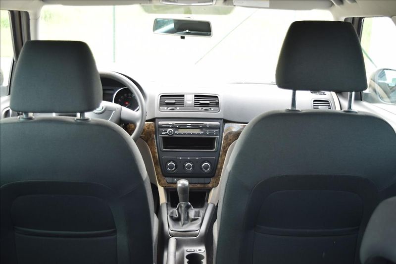 Škoda Yeti 1,2 TSI 77KW PO SERVISE - fotka 27 z 45