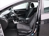 Hyundai i30 1,6 CRDi 81kW Trikolor - náhled 10