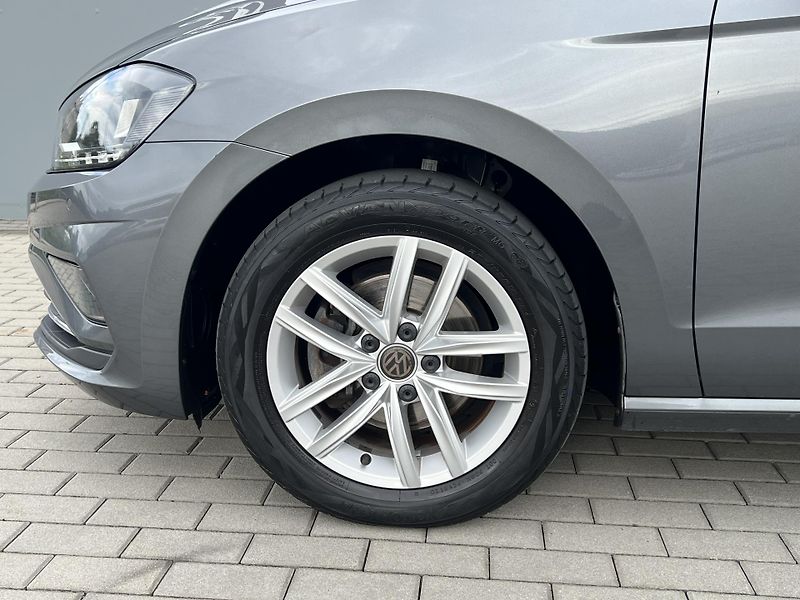 Volkswagen Golf Sportsvan (2018) 1,6TDi 85kW HIGHLINE - tažné - fotka 35 z 39