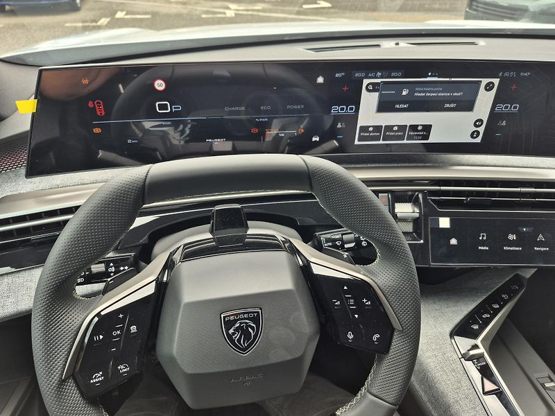 Peugeot 5008 (2025) GT Hybrid 136 e-DCS6  - fotka 15 z 23