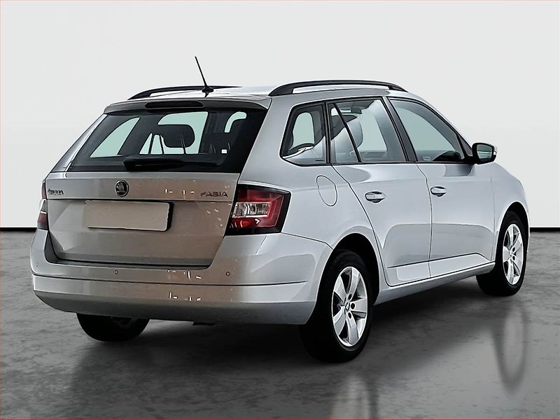 Škoda Fabia (2015) Style 1.2 TSI, Park. senzory - fotka 5 z 14