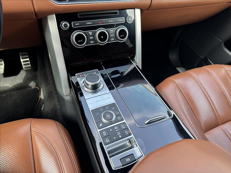 Land Rover Range Rover 4,4 SDV8 Autobiography LWB - fotka 29 z 38