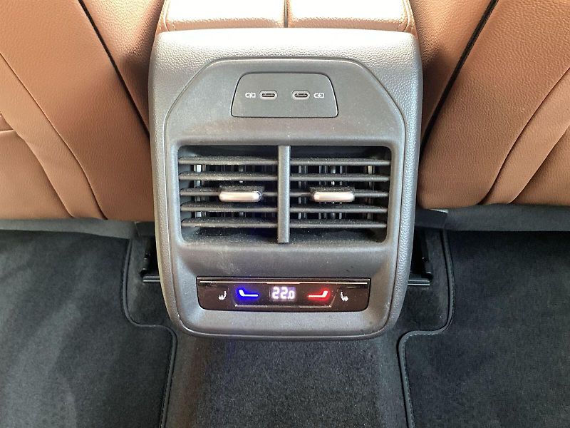 Škoda Superb (2025) Combi 1.5 TSI DSG L&K - fotka 30 z 41