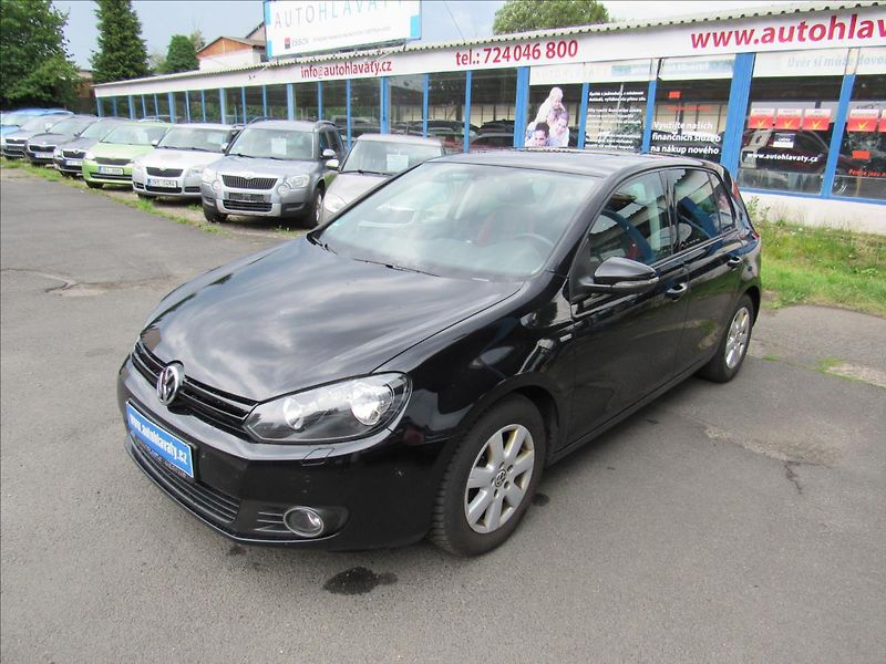 Volkswagen Golf 1,2 TSI 63kW Trendline - fotka 1 z 33