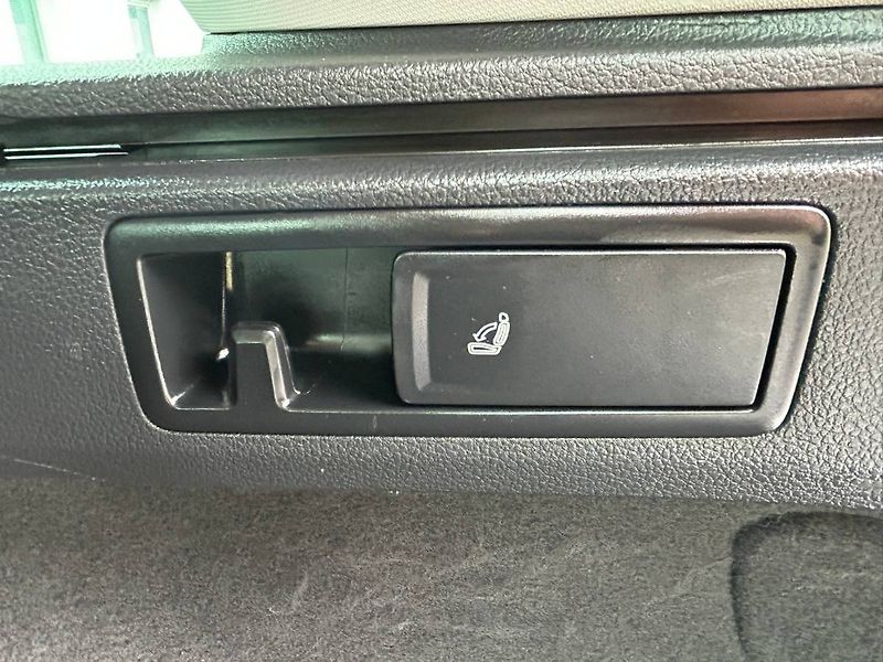 Volkswagen Golf (2020) 1.6 TDI 85 kW MANUÁL - fotka 33 z 35