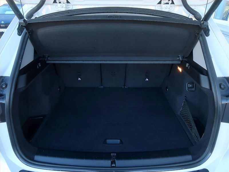 BMW X1 (2017) sDrive18d, Automat, Serv.kniha - fotka 14 z 19