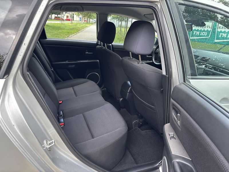 Mazda 3 1.6 Active - fotka 21 z 28