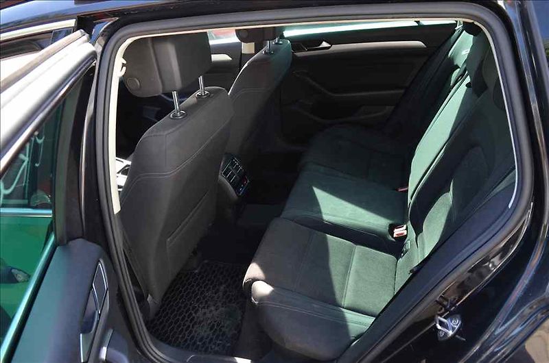 Volkswagen Passat (2016) VARIANT 2,0 TDI - fotka 19 z 23