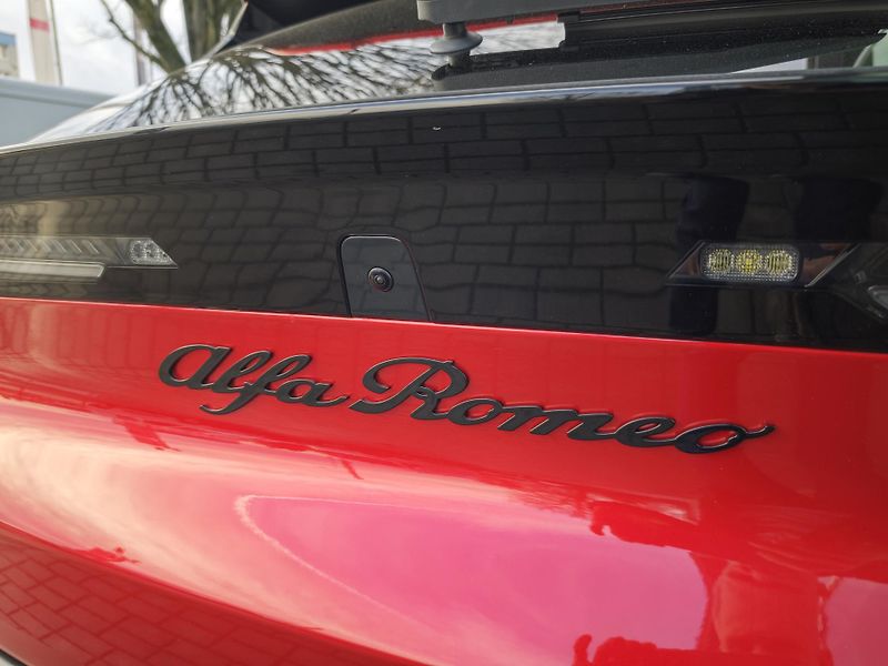 Alfa Romeo Junior (2026)  Elettrica Speciale 156PS 54kW - fotka 10 z 43