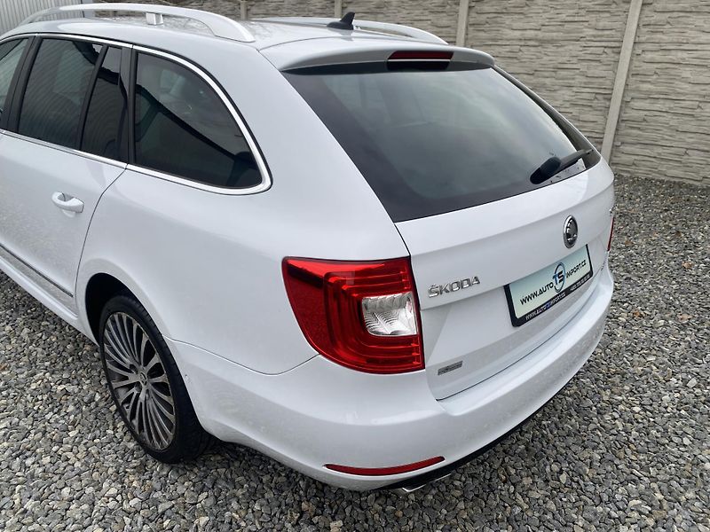 Škoda Superb 2.0TDi 4x4 170PS DSG L+K COMBI - fotka 38 z 158