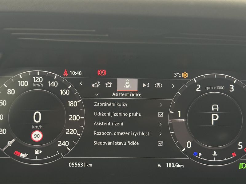Land Rover Range Rover Evoque 2.0d*4x4*R-Dynamic*132kw* - fotka 29 z 30