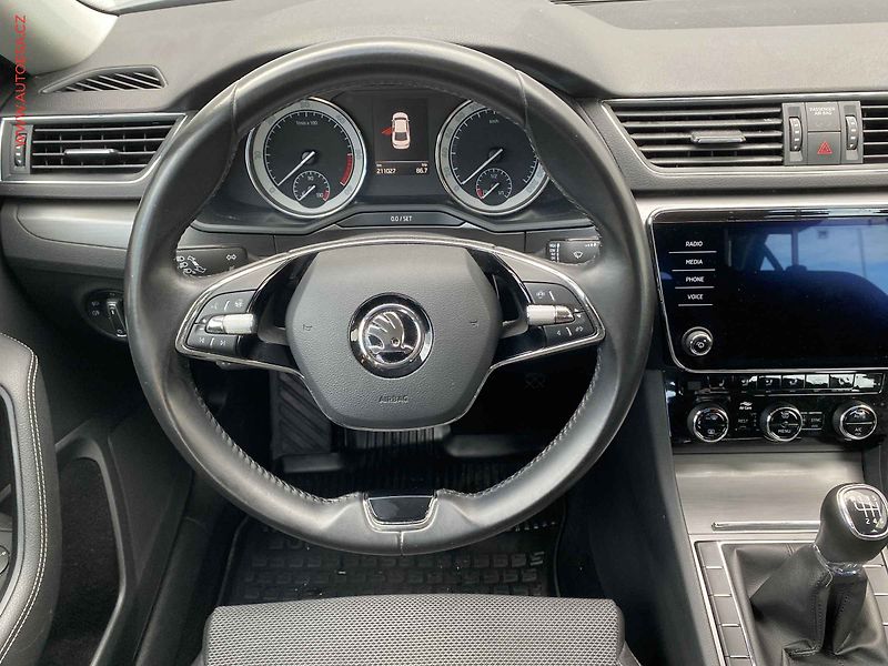 Škoda Superb (2020) 2.0 TDi, 1.maj,ČR, Style - fotka 11 z 20