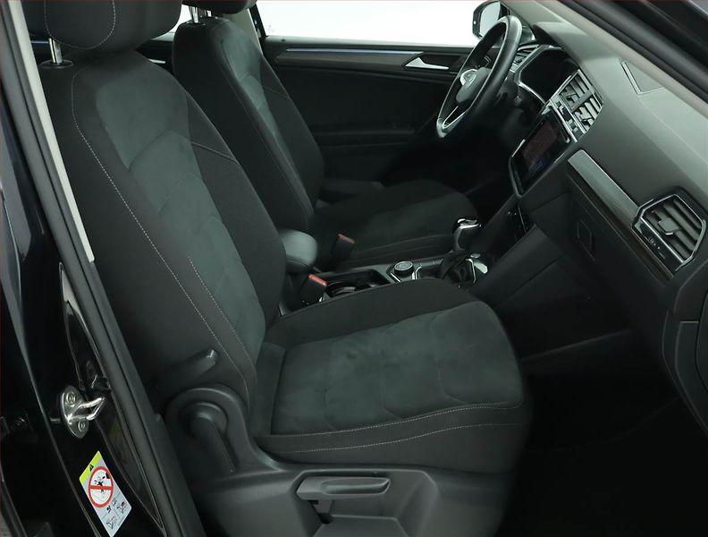 Volkswagen Tiguan Allspace (2022) 2.0 TDI - fotka 9 z 17