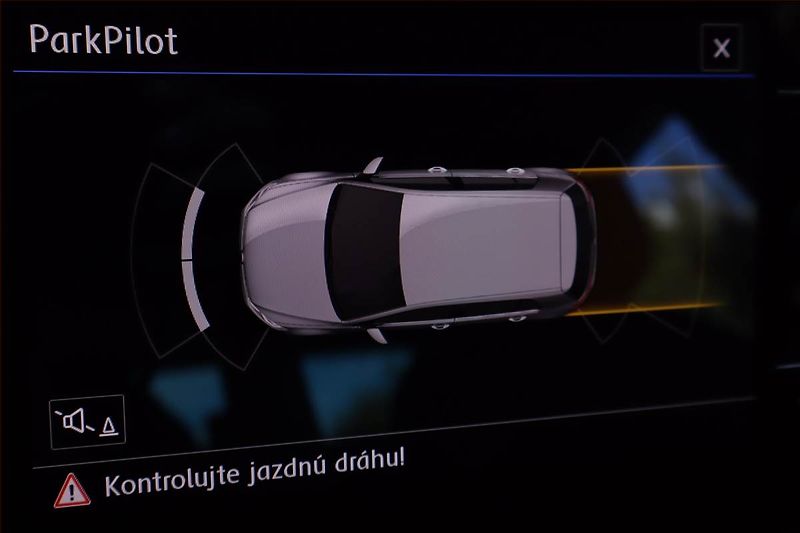 Volkswagen Golf (2017) 2.0 TDI, Automat, Navi - fotka 21 z 24