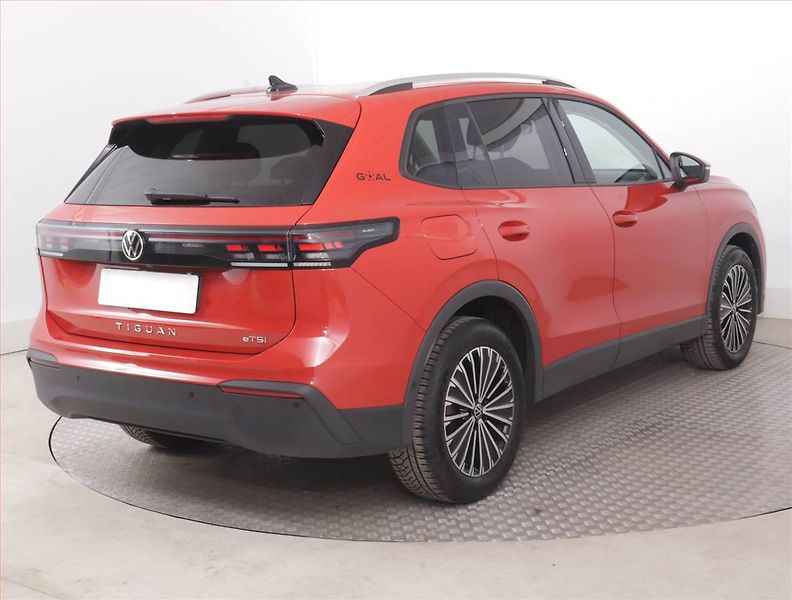 Volkswagen Tiguan (2025) Life 1.5 eTSI - fotka 5 z 20