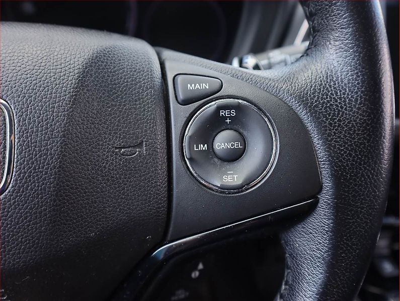 Honda HR-V (2019) Elegance 1.5 i-VTEC, Automat - fotka 17 z 19