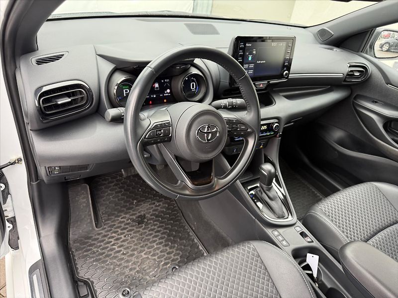 Toyota Yaris 1,5 Selection Style - fotka 8 z 19