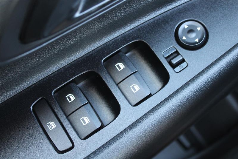 Hyundai i20 1,2 i  NOVÉ V ČR,1.MAJITEL - fotka 17 z 22