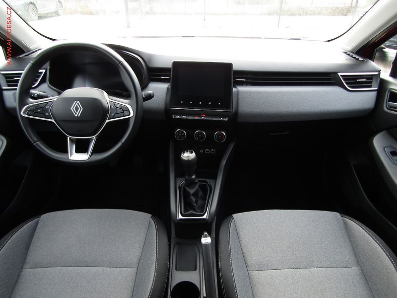 Renault Clio (2024) 1.0 TCe, 1.maj,ČR, AC, LED - fotka 8 z 19