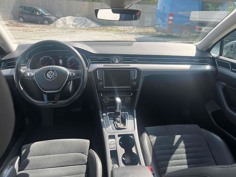 Volkswagen Passat 2.0 BiTDI 176kW 4MOT DSG Highl - fotka 7 z 16