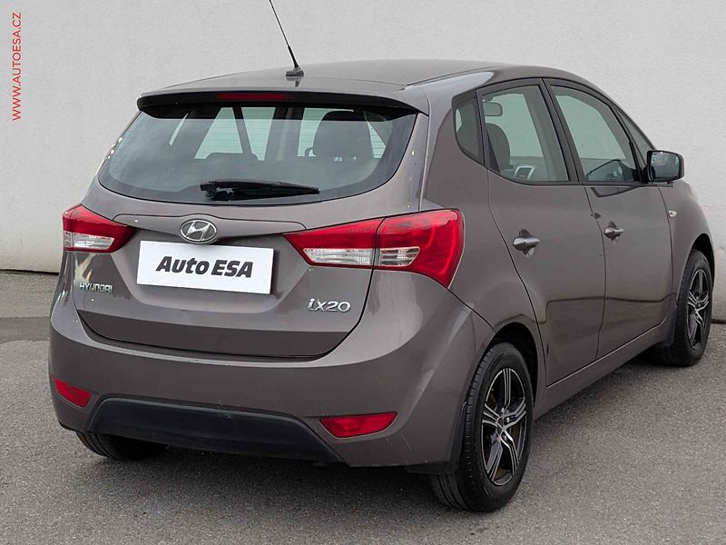 Hyundai ix20 (2013) 1.4i, 2.maj,ČR, AC, el. - fotka 6 z 14
