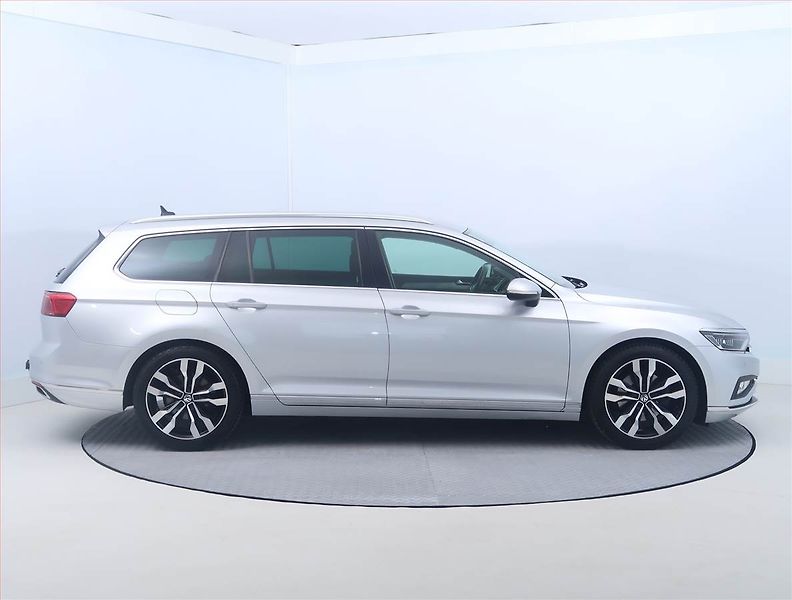Volkswagen Passat (2020) Business 2.0 TDI - fotka 6 z 16